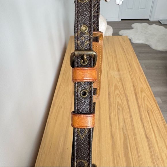 ✅AUTHENTIC✅LOUIS VUITTON DANUBE CROSSBODY BAG - Picture 10 of 16